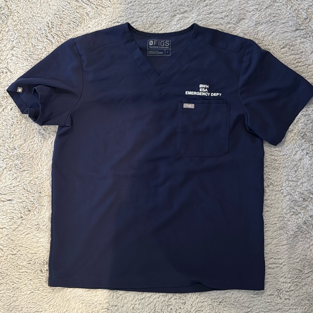 Figs scrub top